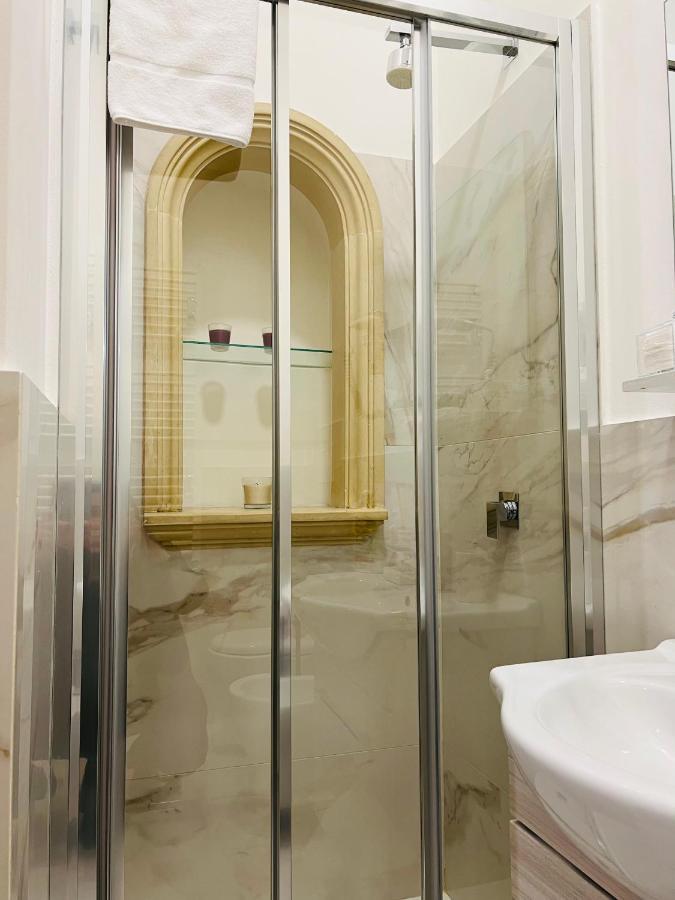 Dimora Casanello Hotel Lecce Bagian luar foto